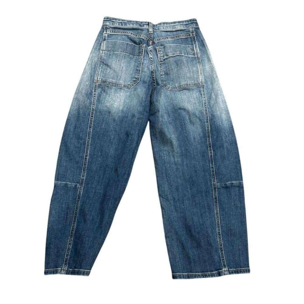 Pilcro Anthropologie Barrel Leg Jeans Size 25 Medium Blue Wash Curved Horseshoe - Picture 3 of 7